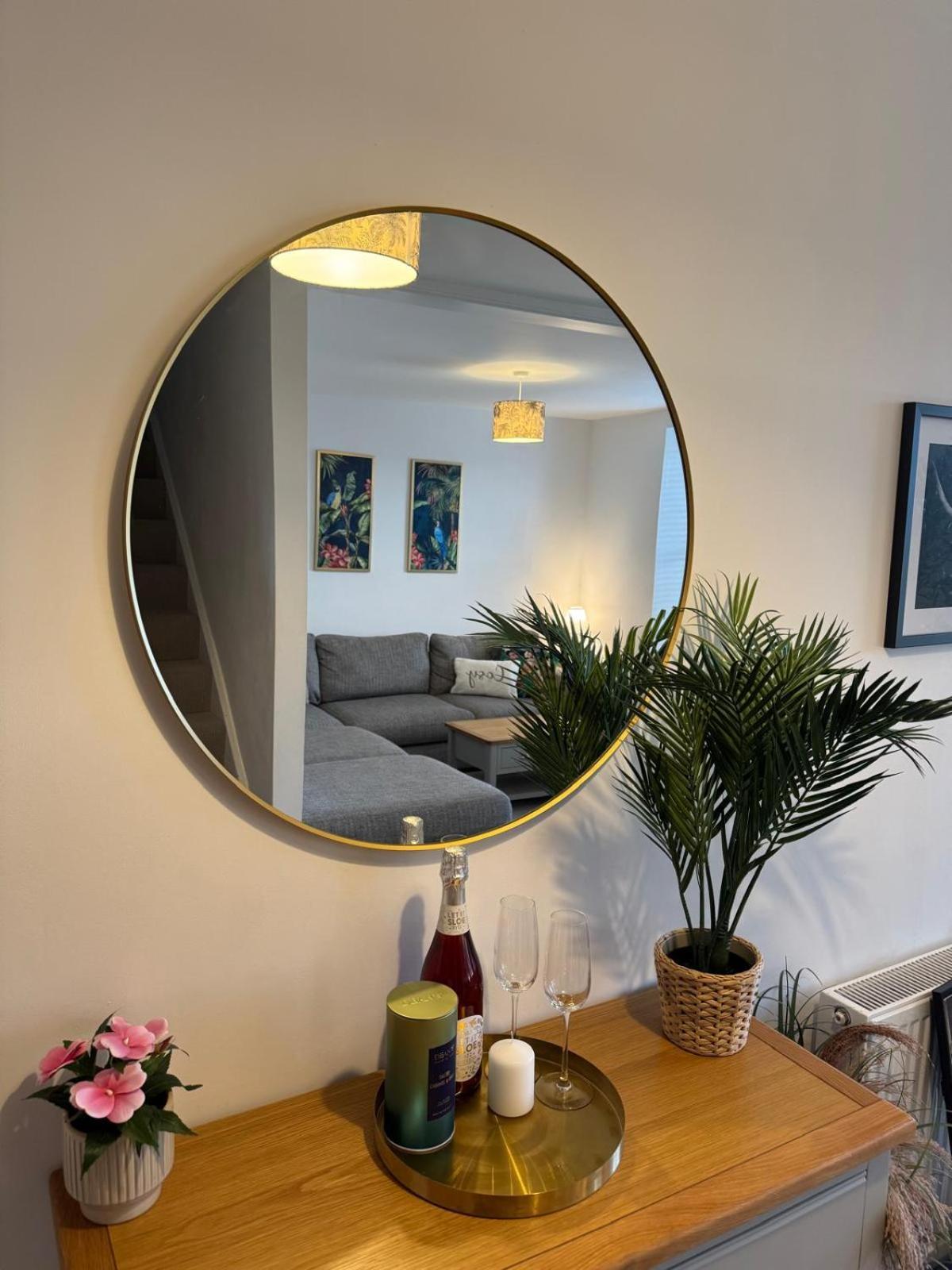 Lola'S Loft With Lake Views - Central Bowness - Pet Friendly Exterior photo